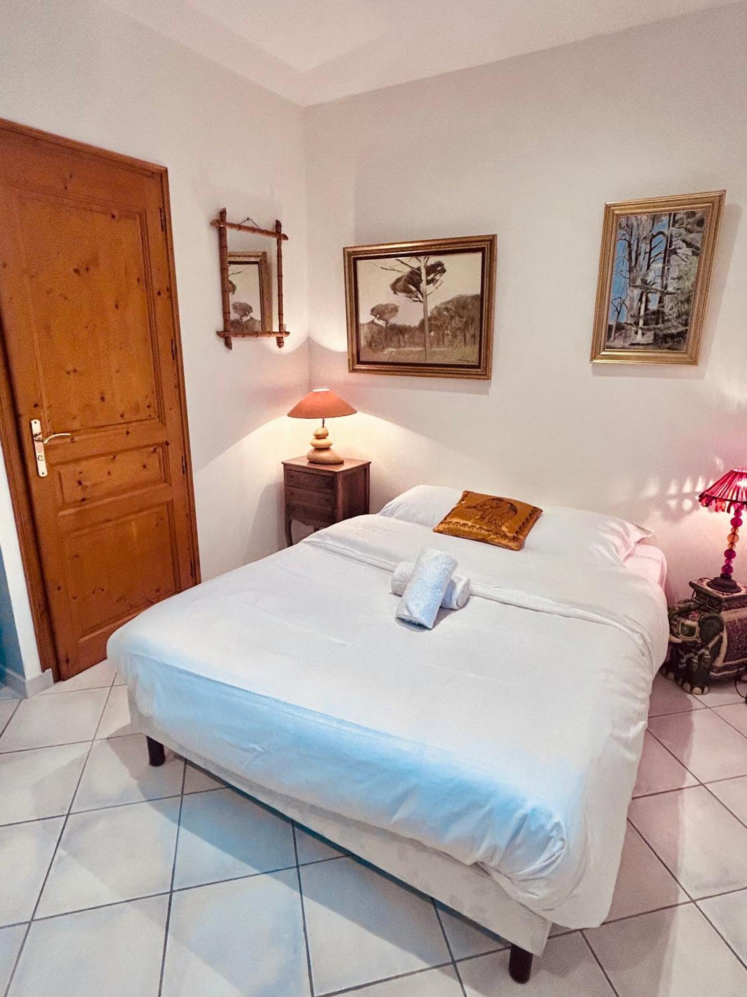 Le Clos De Tanvol - Parking Prive Gratuit- Terrasse Privee - Climatisation Viriat Luaran gambar